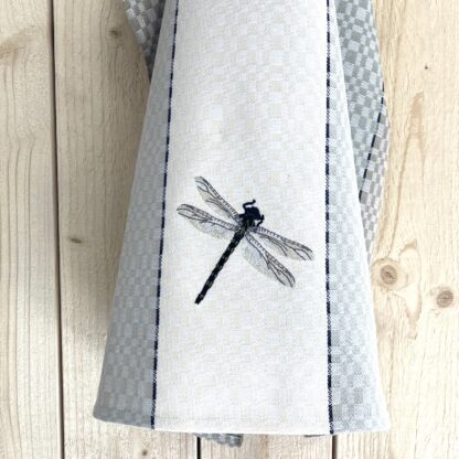 Broderad handduk,  trollslända
